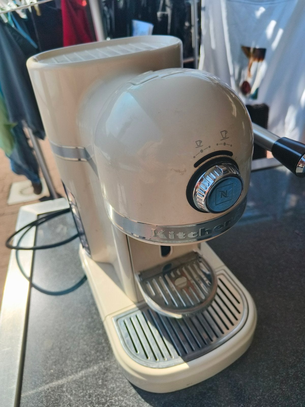 KitchenAid nespresso lekt, Elektronische apparatuur, Koffiezetapparaten, Ophalen