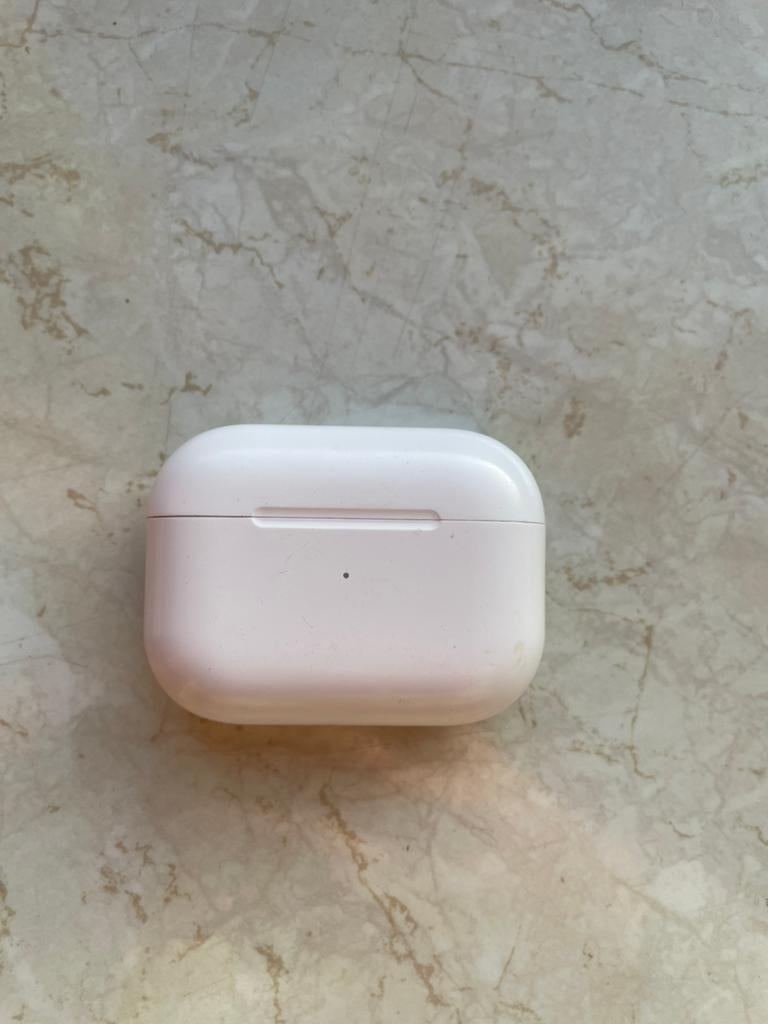 AirPods pro oplaadcase, Telecommunicatie, Mobiele telefoons | Oordopjes, Ophalen, Gebruikt, Apple, Batterij-indicator