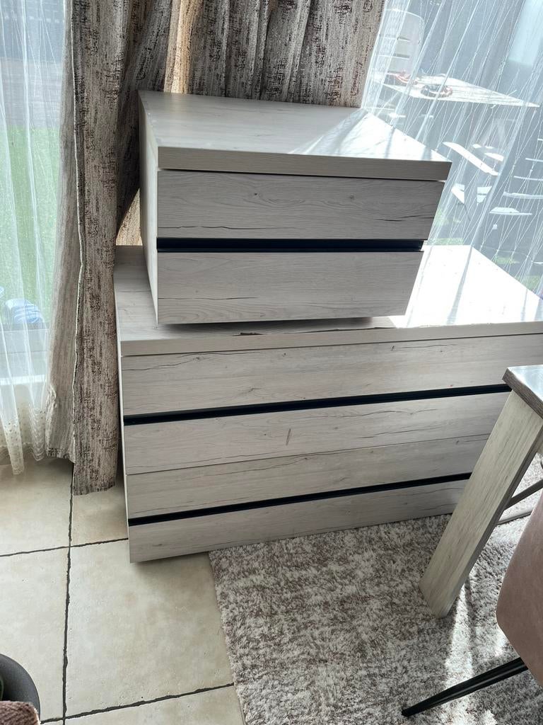 Gratis ladekast/commode 110*80*45 cm, 1 nachtkastje, Ophalen, Gebruikt