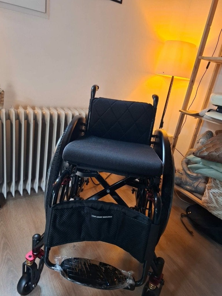 Chaise roulante manuelle pliable en aluminium, Divers, Enlèvement, Pliant, Comme neuf, Fauteuil roulant manuel