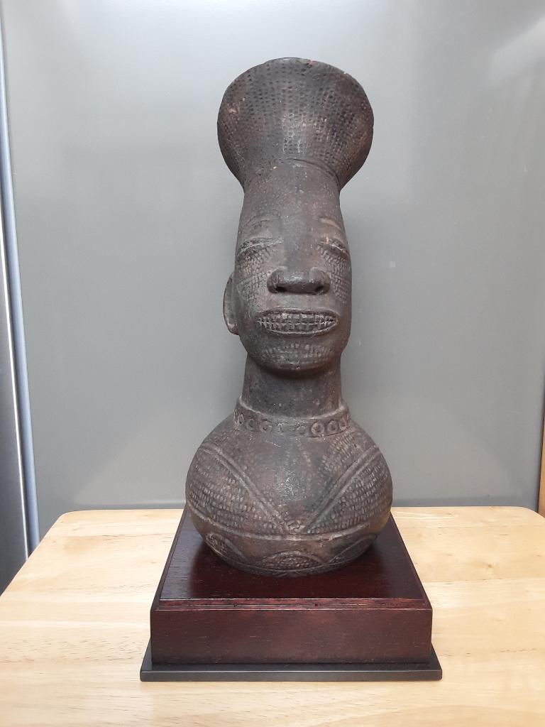 Terre cuite, vase mangbetu, Congo, Ophalen