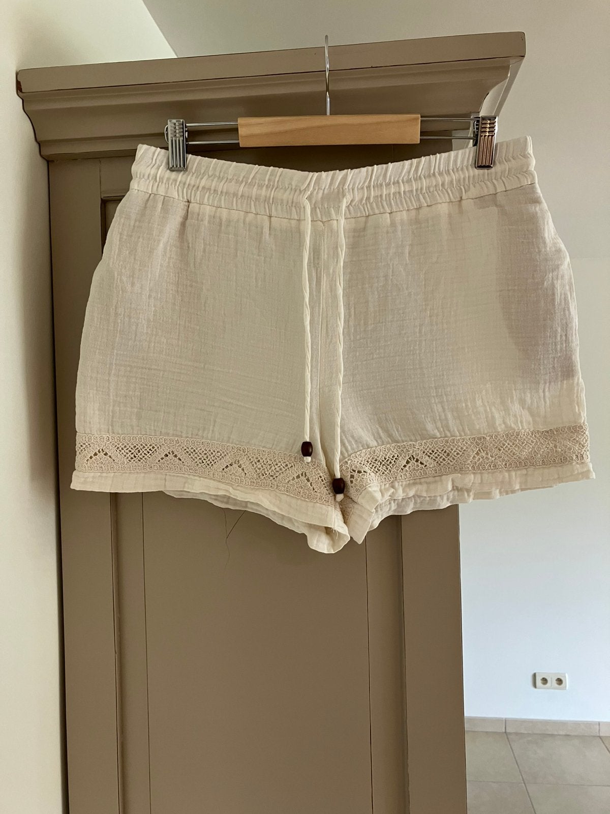 Short Zara, Kleding | Dames, Broeken en Pantalons, Ophalen of Verzenden, Zo goed als nieuw, Maat 38/40 (M)