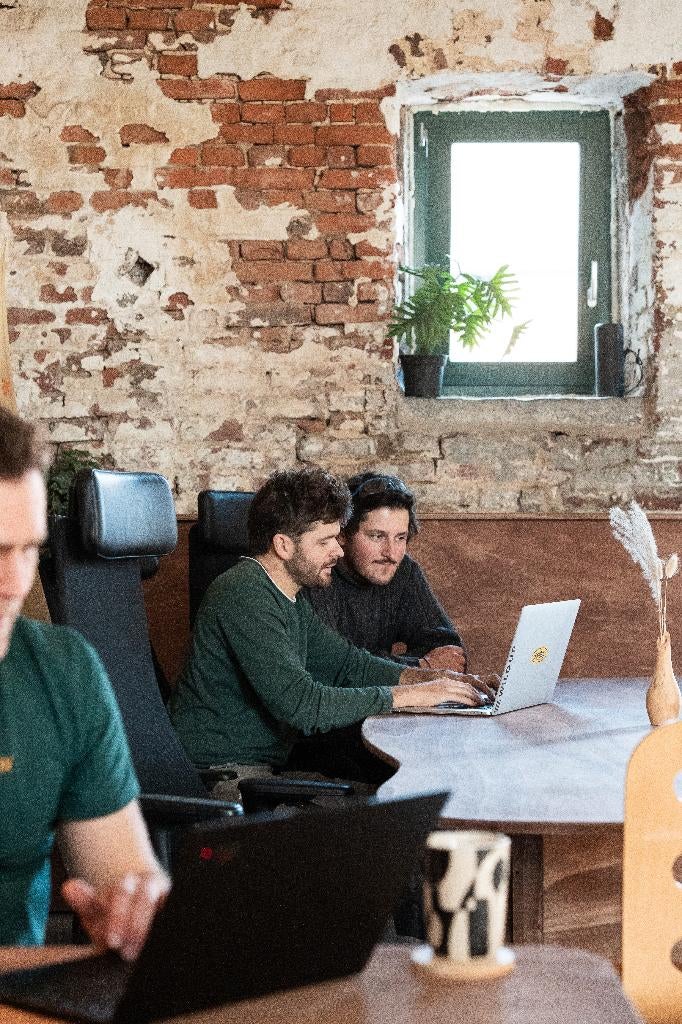 BUREAU ET ATELIER PARTAGE A WAVRE - 20mn de Bruxelles, Articles professionnels, Aménagement de Bureau & Magasin | Mobilier de bureau & Aménagement