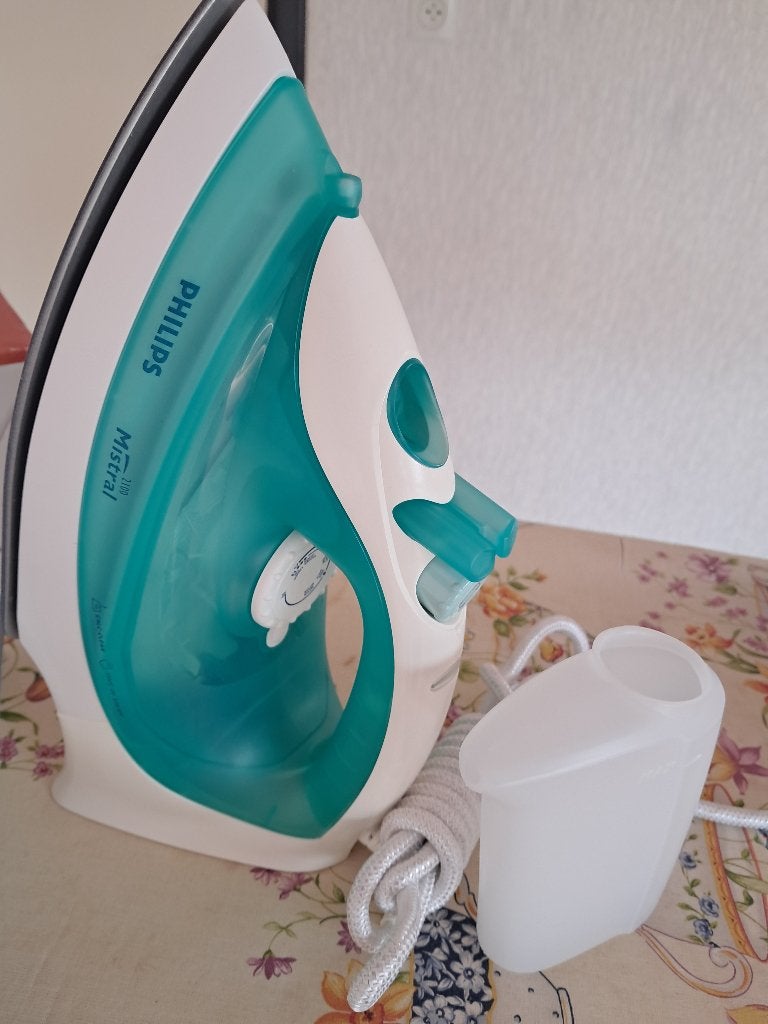 Strijkijzer philips mistral 2110 NIEUW, Elektronische apparatuur, Strijkijzers en Strijkplanken, Ophalen, Zo goed als nieuw, Strijkijzer met snoer