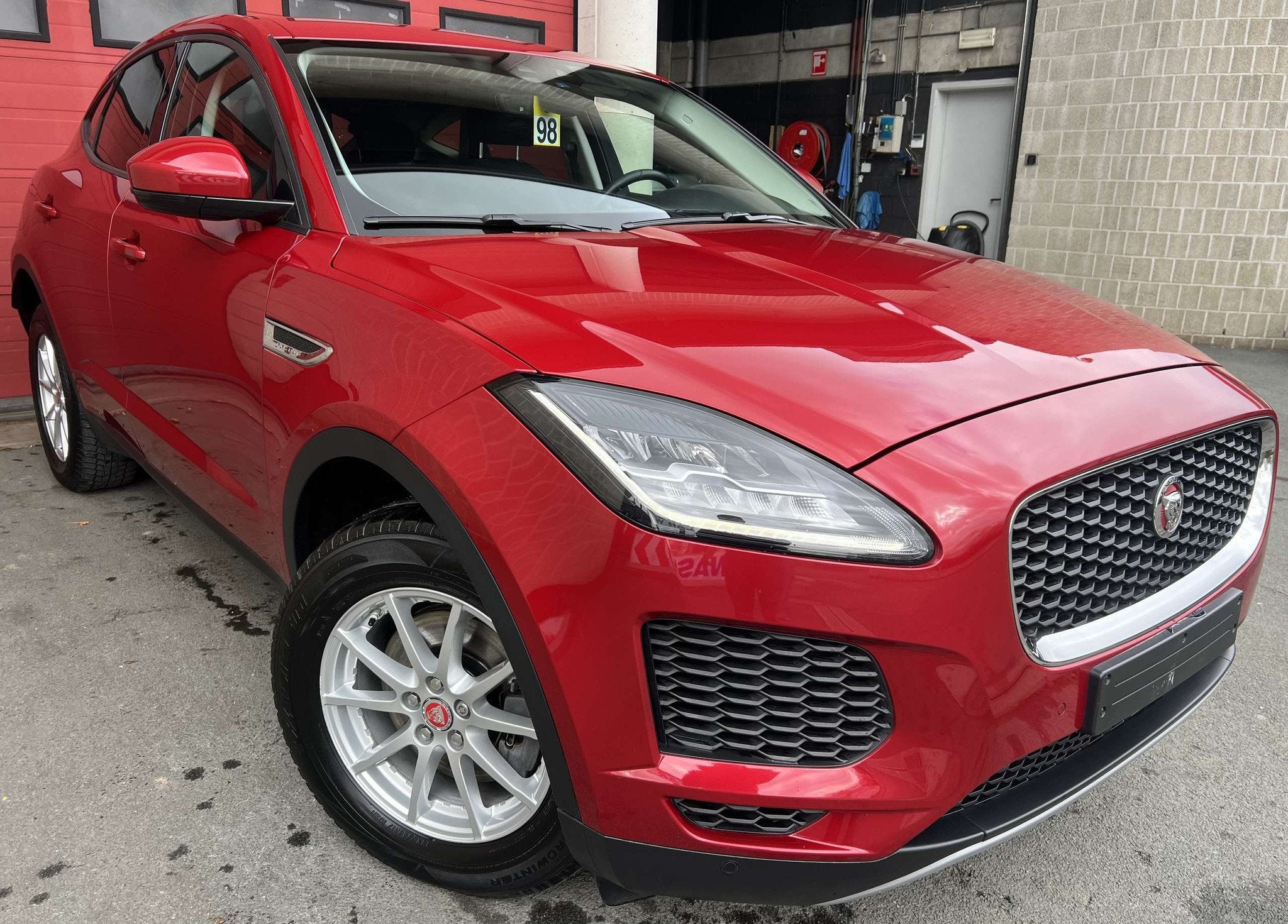 Jaguar E-Pace 2.0 D + CAMÉRA + NAVI + CAR-PASS (bj 2018), Auto's, Gebruikt, 4 cilinders, 124 g/km, Bedrijf