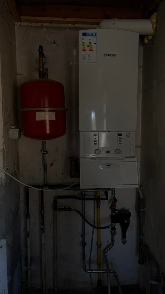 Bosch Condens3000 W ZWB28-3CE23 CV-ketel+expansievat+leiding, Ophalen, Zo goed als nieuw