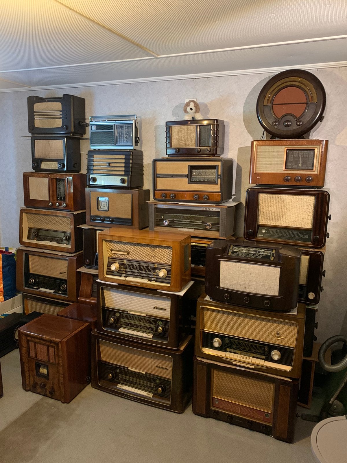 Oude Radio’s, Ophalen