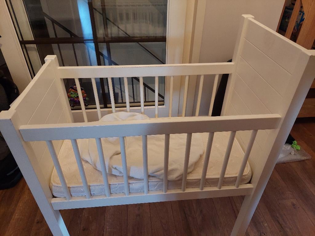 Wieg met matras – stevig – ventilatiebodem (set 1), Ophalen, Gebruikt, Wieg