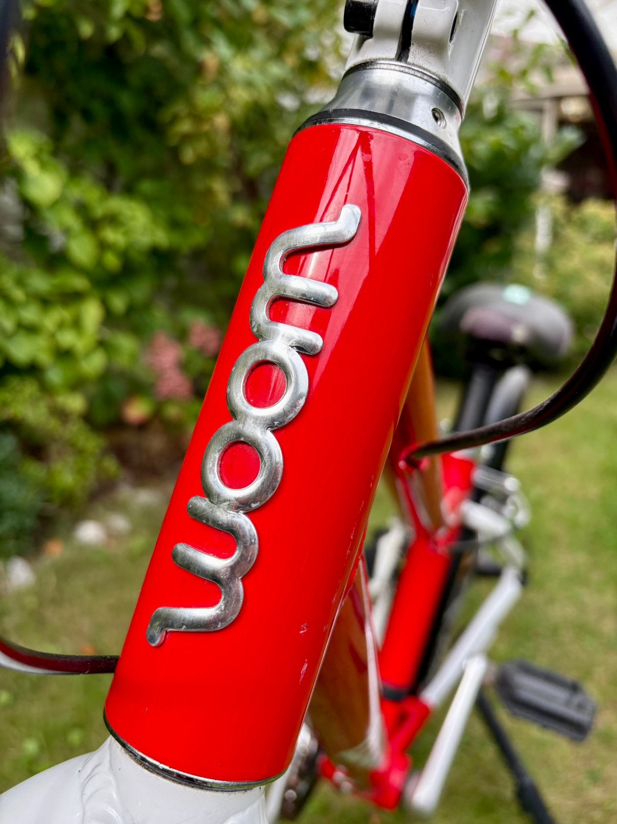 Kinderfiets - Woom 4 - Rood (nieuwprijs: EUR 602,90), Ophalen, Zo goed als nieuw, Velgrem, 20 inch of meer