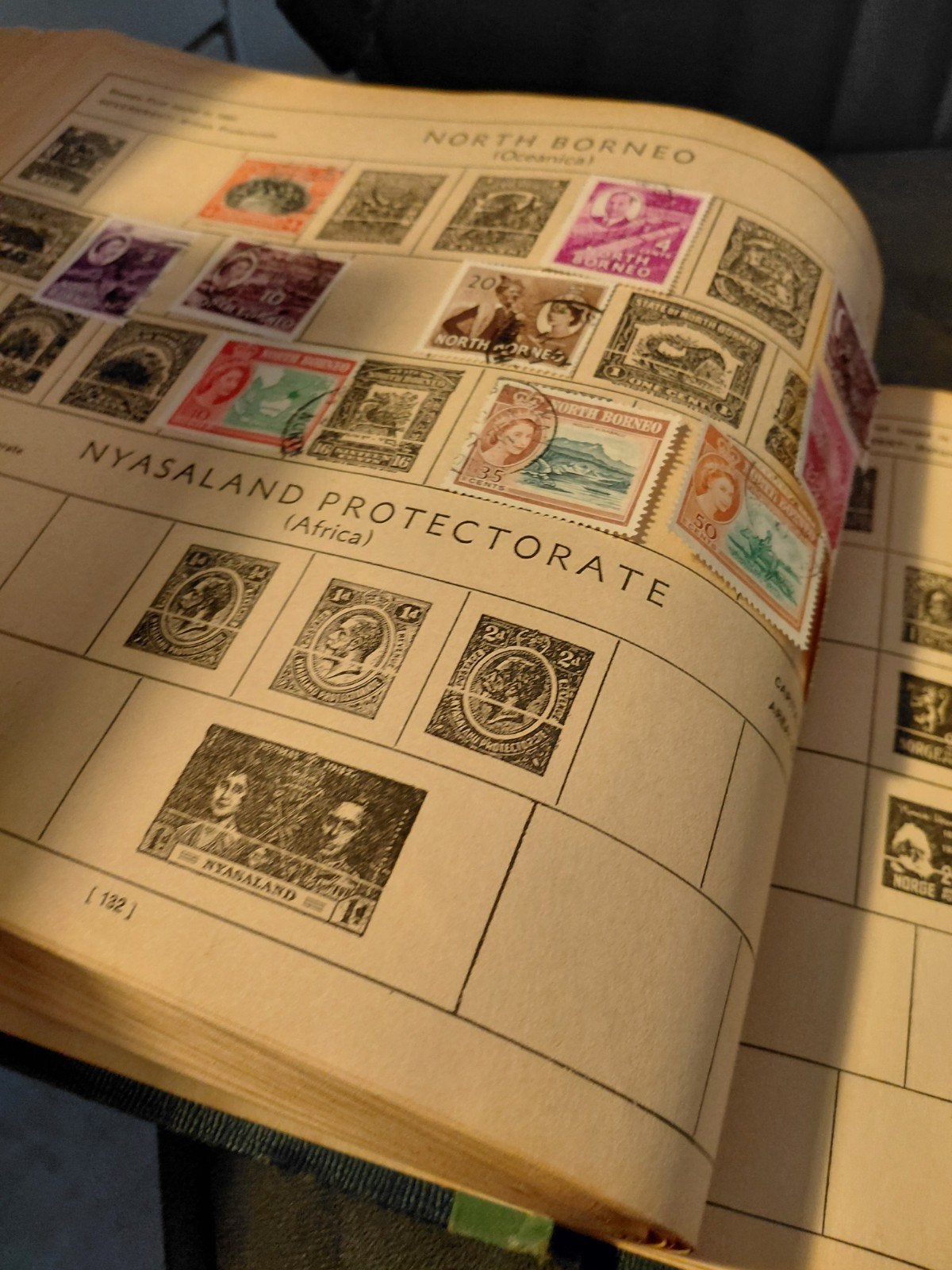 Postzegel album   van 1935, Ophalen
