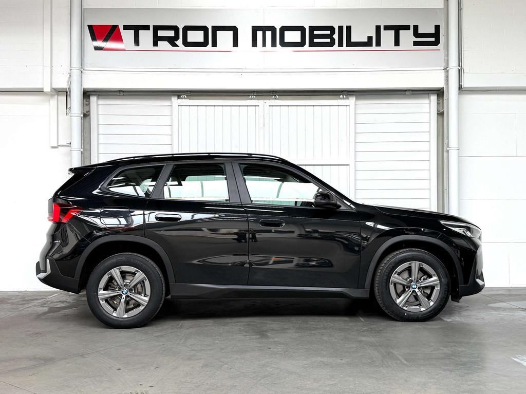 BMW X1 X1 2.0 dAS sDrive18 CAMERA*LED*CC*NAVI*DAB*CARPLAY*PD, Auto's, Stof, 4 cilinders, Zwart, Bedrijf