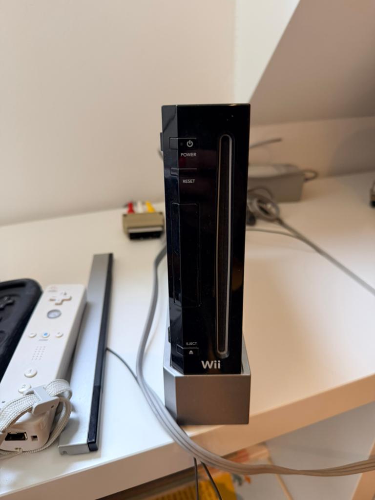 Wii console, balanceboard, 2 remotes en spelletjes, Ophalen, Zo goed als nieuw