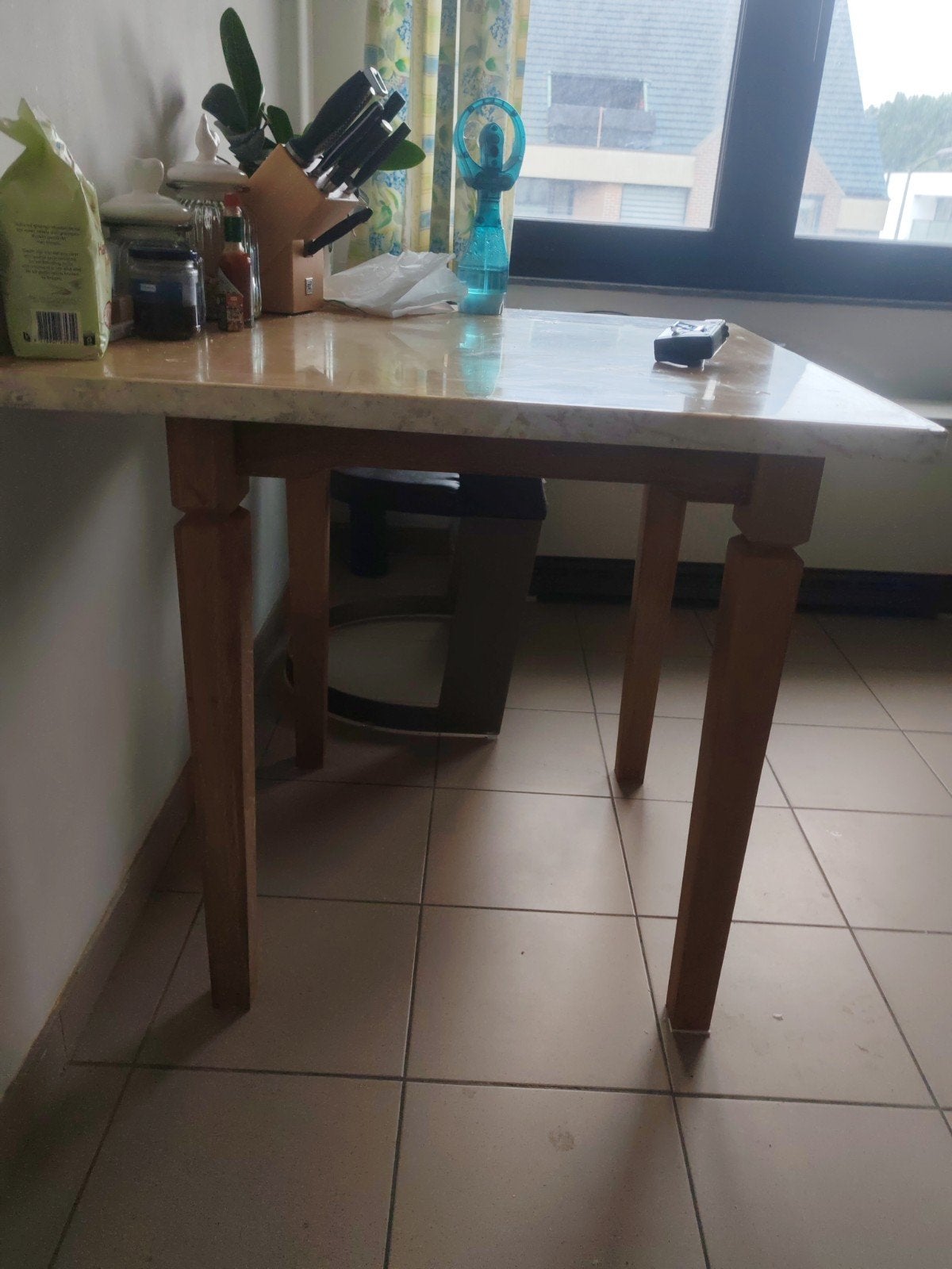 Flamant tafel met travertin blad, Ophalen, Gebruikt, 50 tot 100 cm, Tijdloos