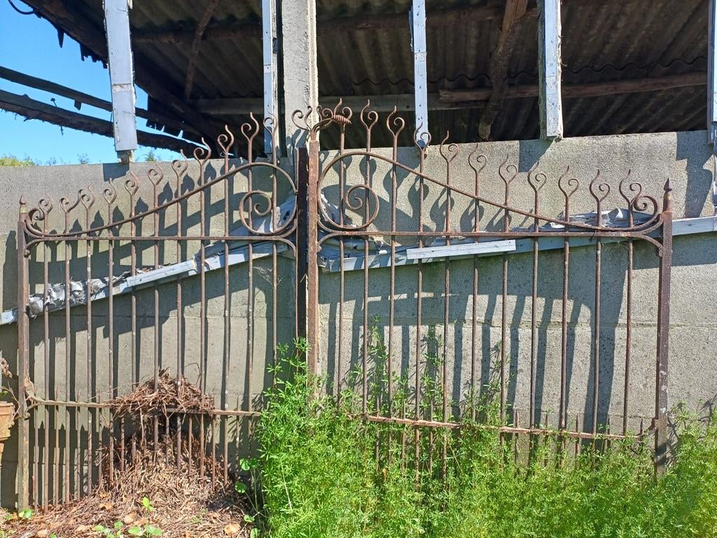 Antieke smeed ijzeren landelijke inrijpoort, Ophalen, IJzer