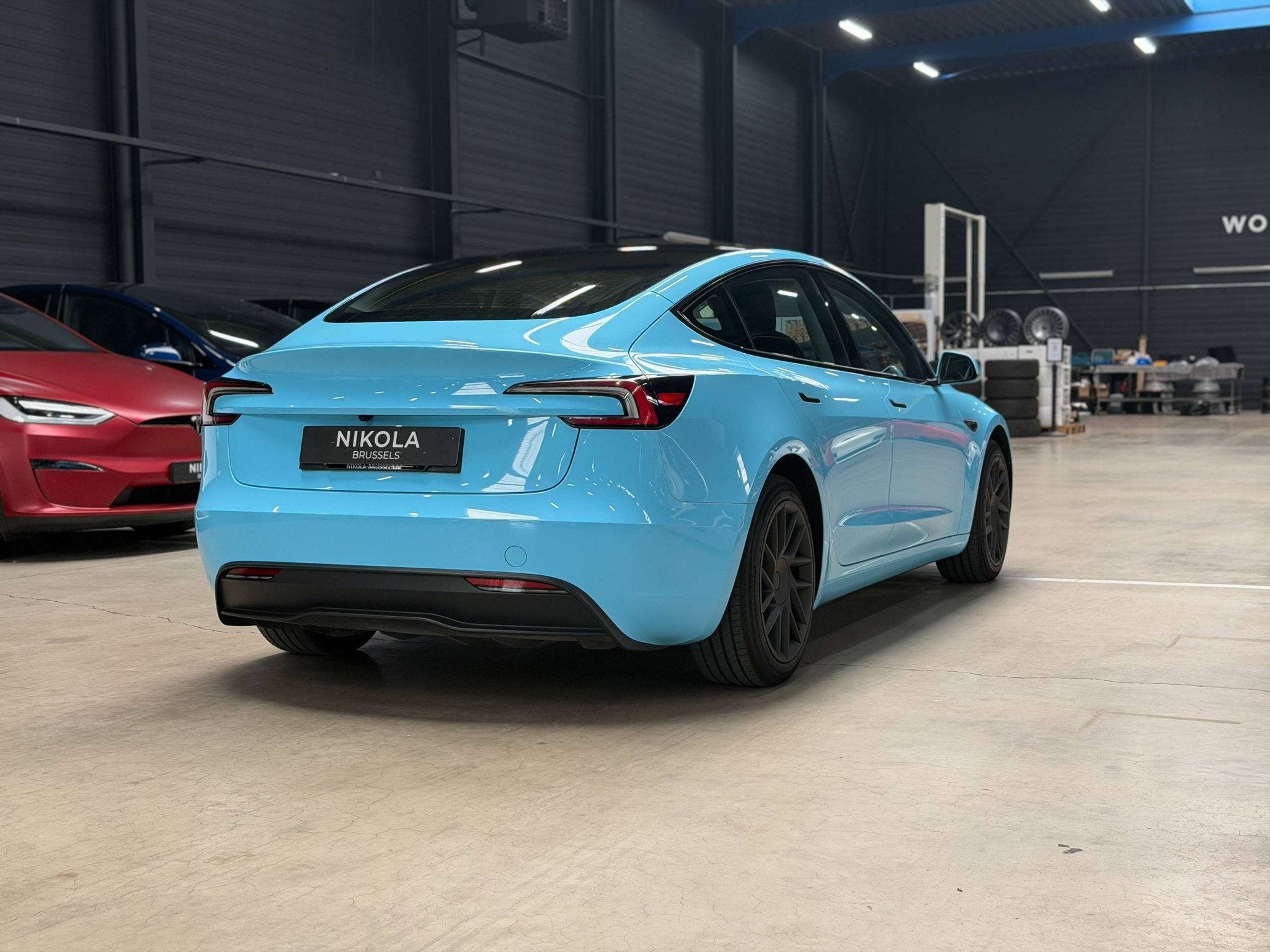Tesla Model 3 REAR WHEEL DRIVE - HARDWARE 4 - HIGHLAND PREMI, Auto's, Tesla, Achterwielaandrijving, Gebruikt, Zwart, 261 pk