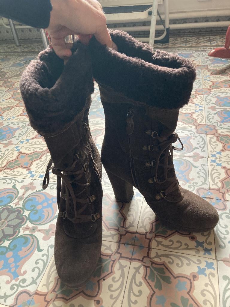 bottes en cuir retourné, Julie DEE, Brun, Enlèvement, Porté
