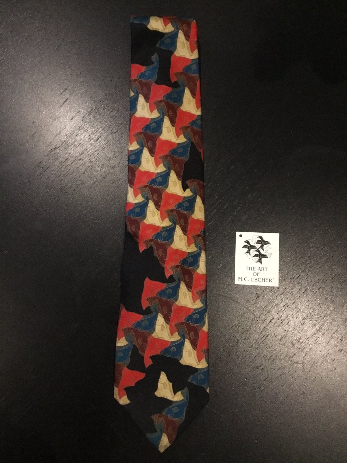 Das The Art of M.C. Escher in zijde, Ophalen of Verzenden, Zo goed als nieuw, Met patroon