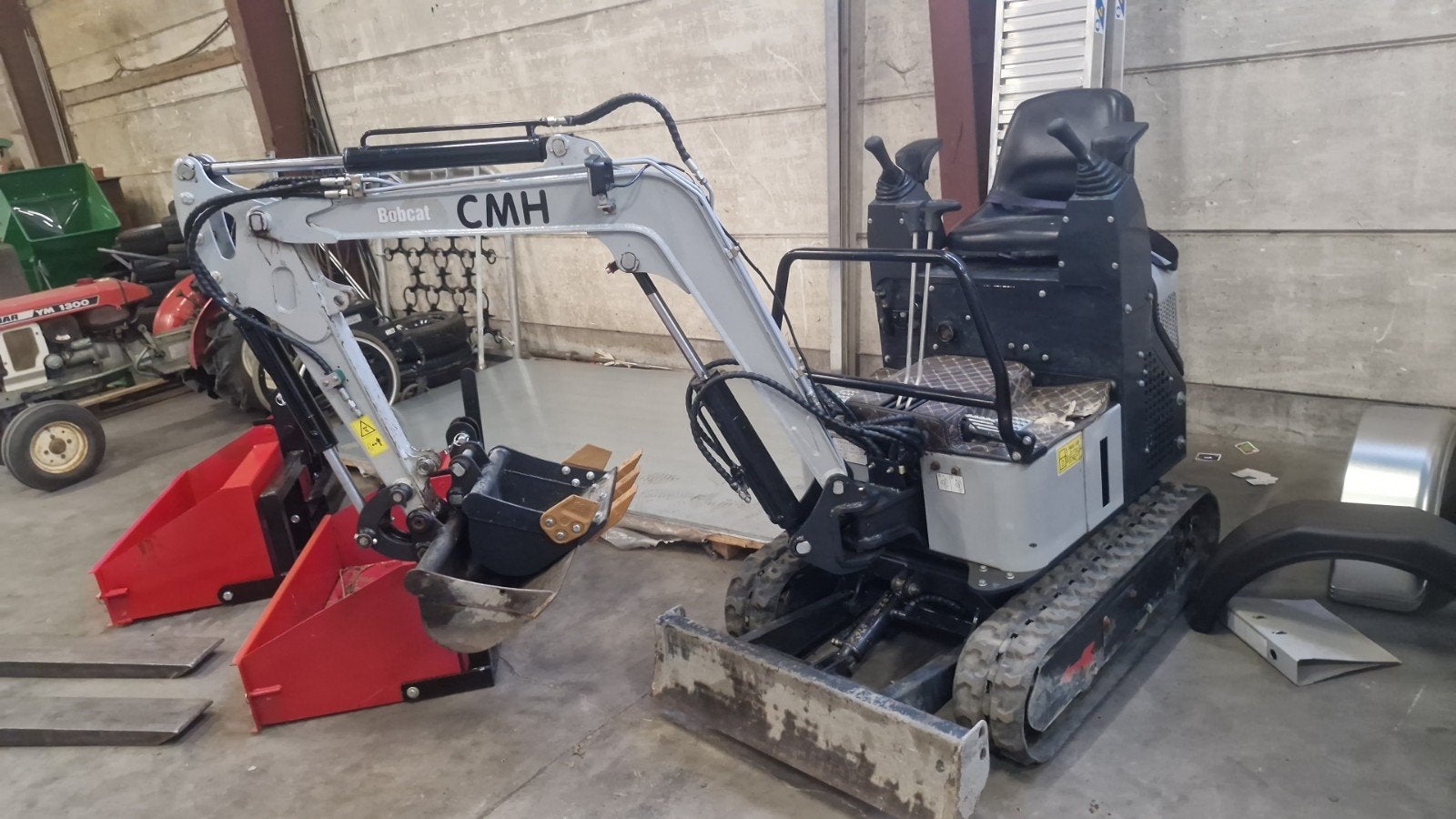 mini pelle 1000kg avec 2 bac 1 de 20 et 1 60cm, Enlèvement ou Envoi