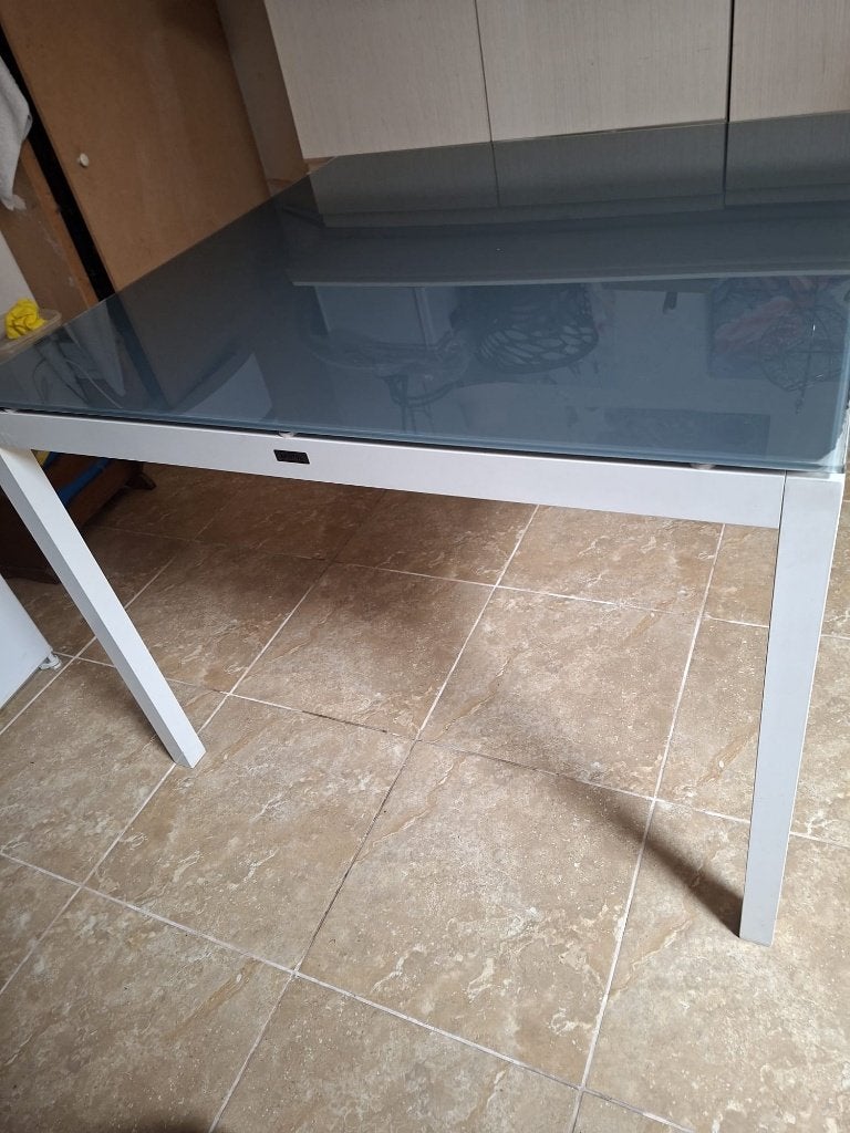 Vierkante keukentafel met glazen blad, Ophalen, Vierkant, Zo goed als nieuw, Glas