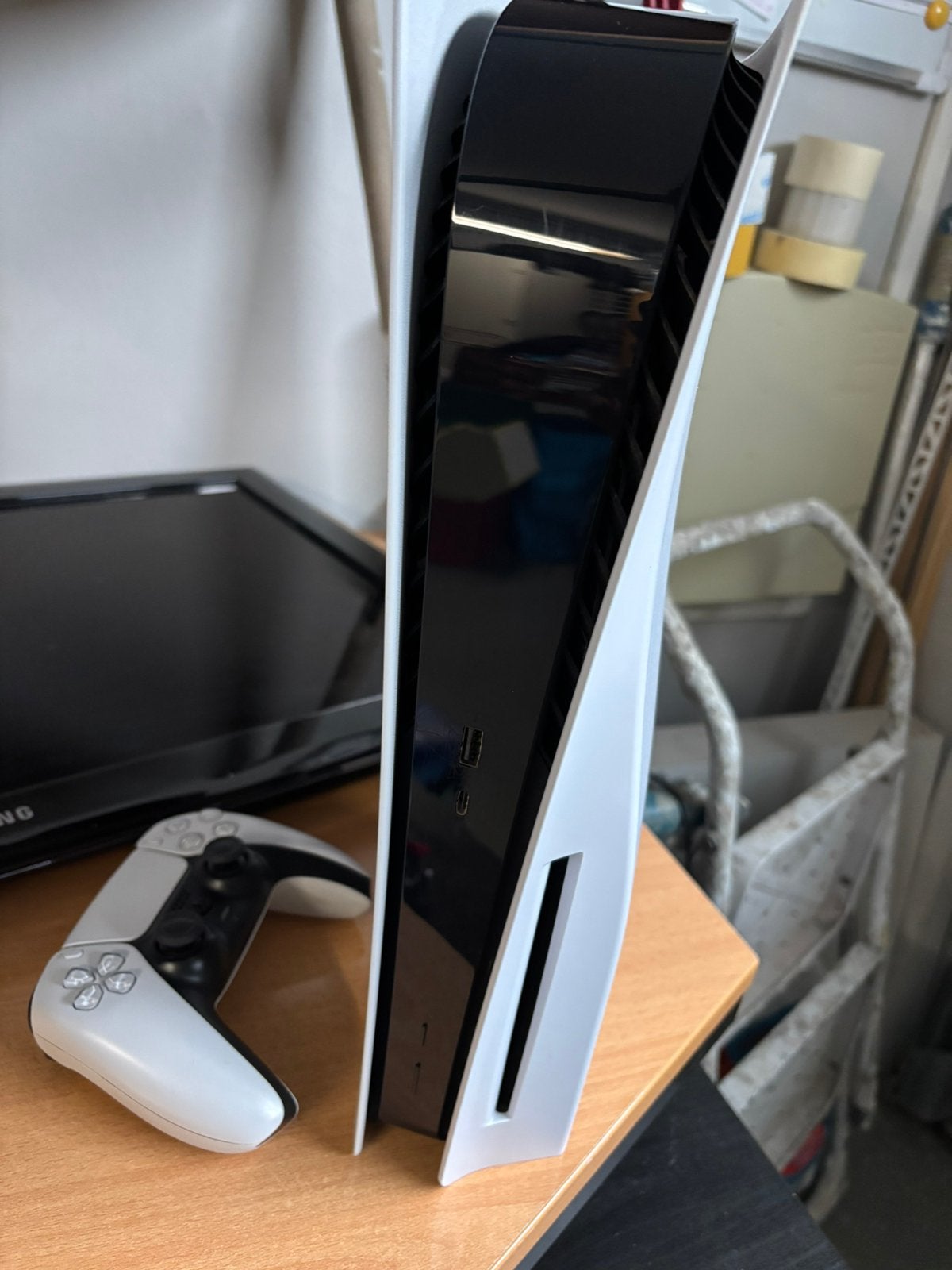 Disque PS5 avec manette DualSense et 2 jeux, Consoles de jeu & Jeux vidéo, Enlèvement, Comme neuf, Playstation 5