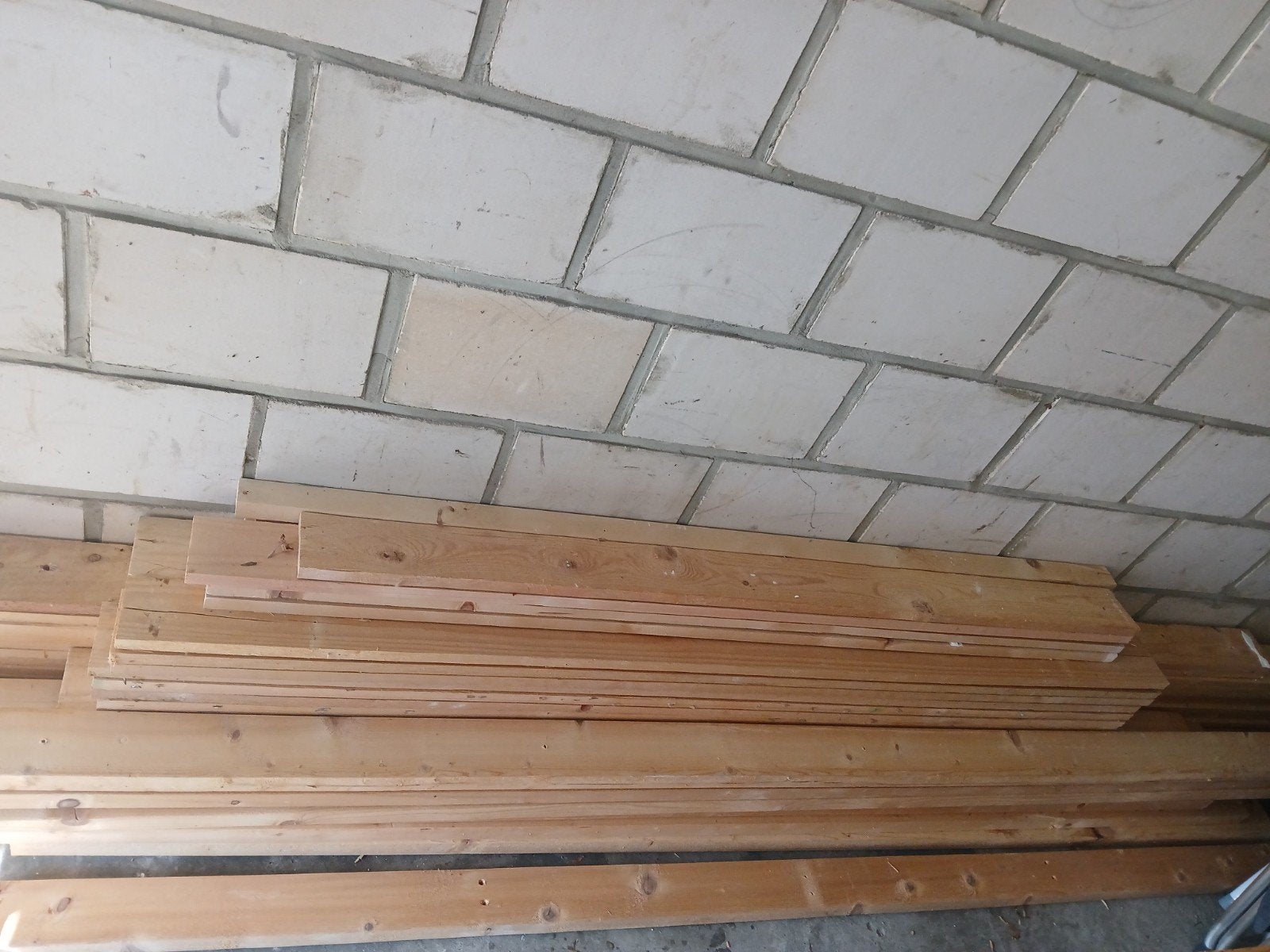 Houten balken en planken., Bricolage & Construction, Bois & Planches, Enlèvement, Utilisé, Épicéa, Planche