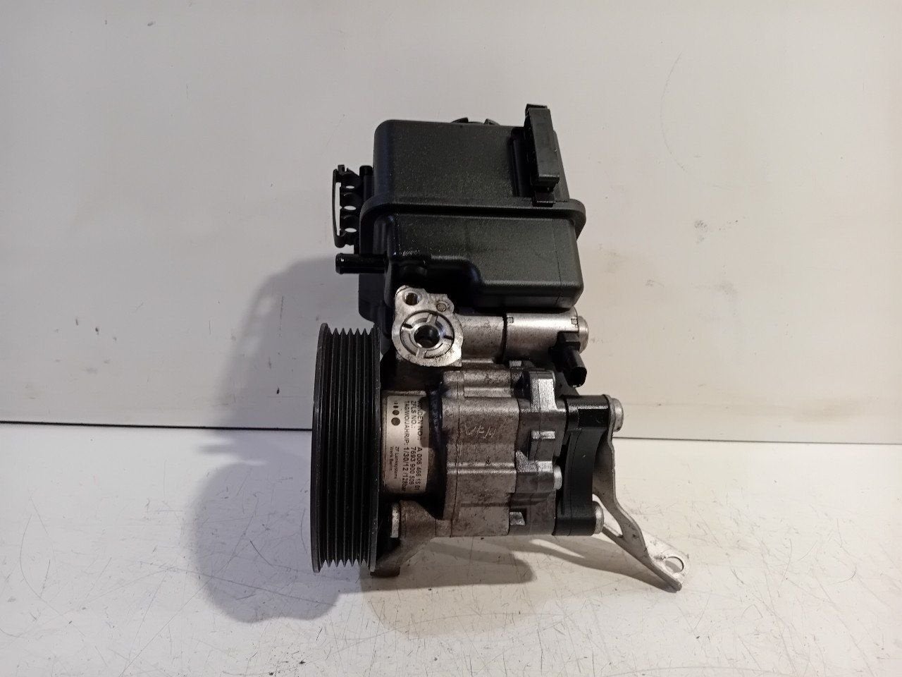 Stuurbekrachtiging pomp motor Mercedes-Benz C-Klasse, Onderdelen@venauto.nl, Van der Ven Autorecycling B.V., Gebruikt, Ettenseweg 76, 4706 PB Roosendaal, The Netherlands