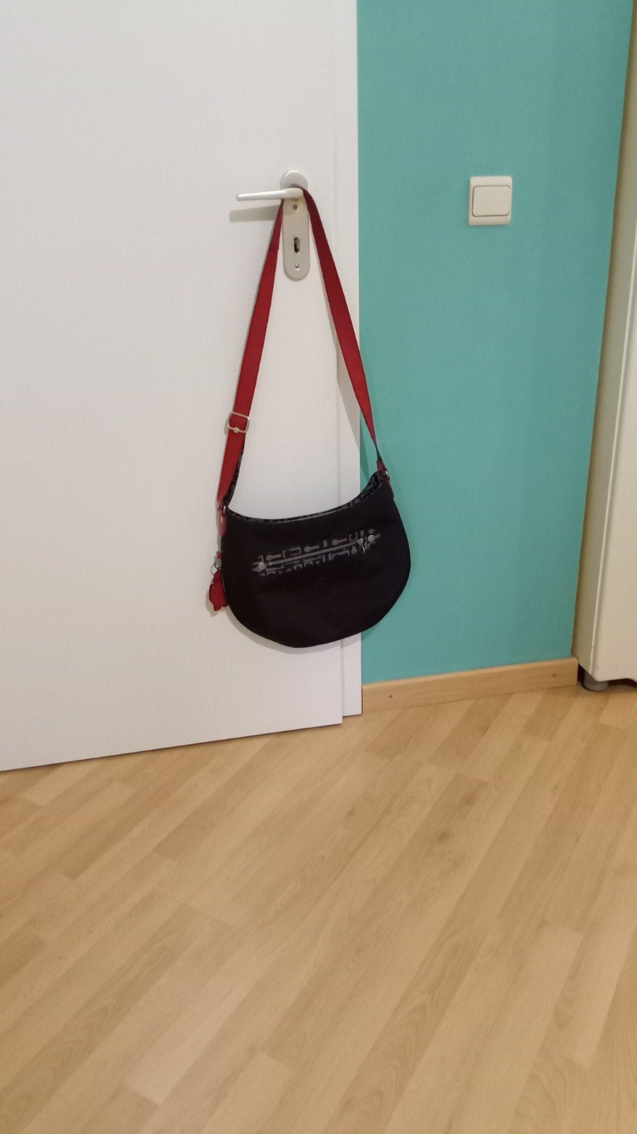 av sac noir bandoulière noir et rouge kipling, Comme neuf, Rouge, Kipling