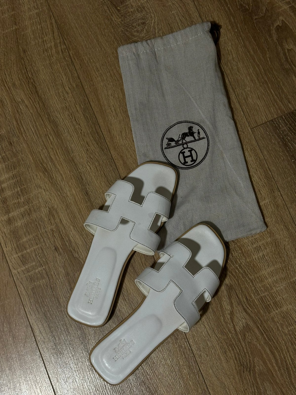 Sandales Oran Hermes, Enlèvement, Comme neuf