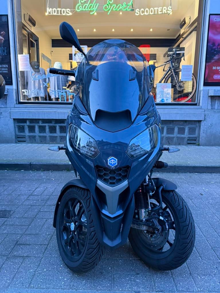 Piaggio MP3 310 Grey Zo goed als nieuw 800 km3 jaar garantie, Scooter, Occasion, Bedrijf, 1 cilinder
