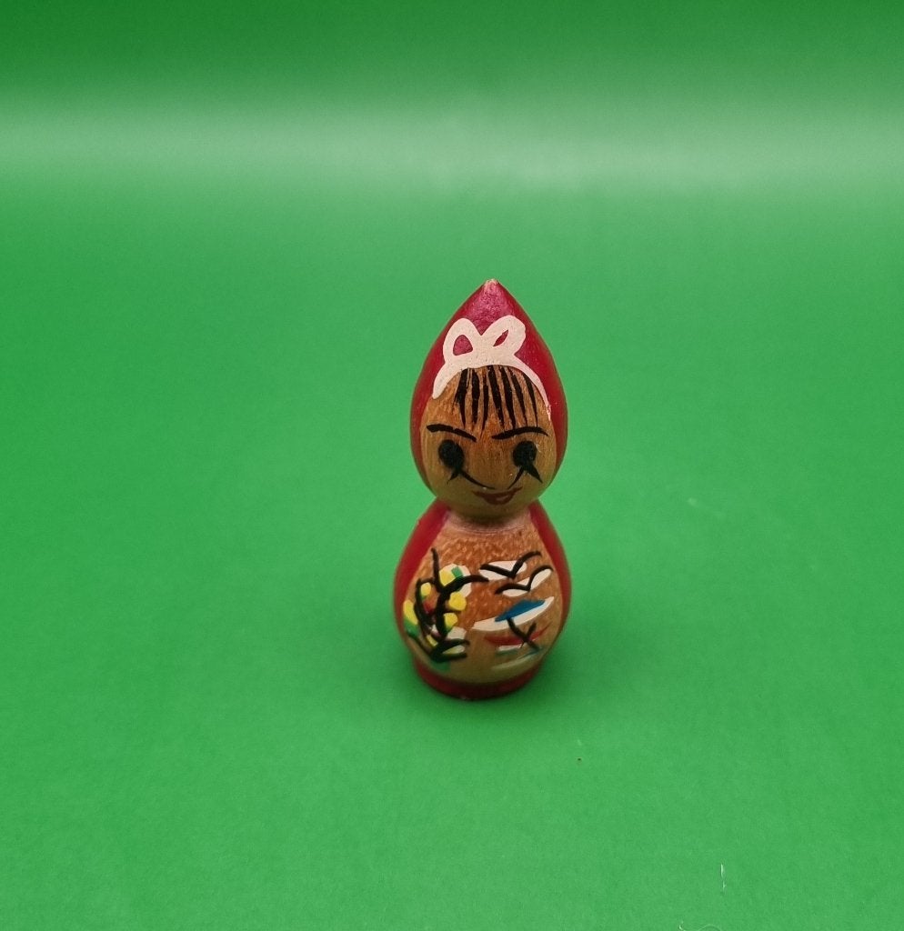 Joli donguri (glands et glands) Kokeshi, Antiquités & Art, Enlèvement ou Envoi, Japon, Bois, 4 cm