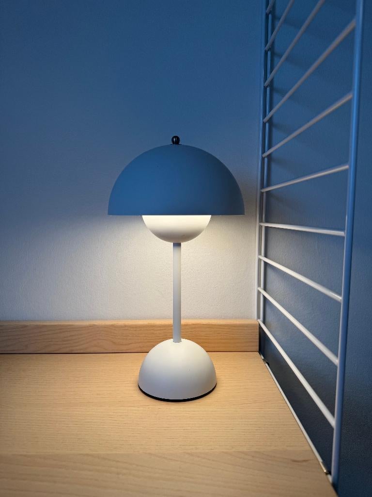 FlowerPot VP9 tafellamp LED oplaadbaar mat wit, Maison & Meubles, Lampes | Lampes de table, Comme neuf, Moins de 50 cm, Enlèvement ou Envoi