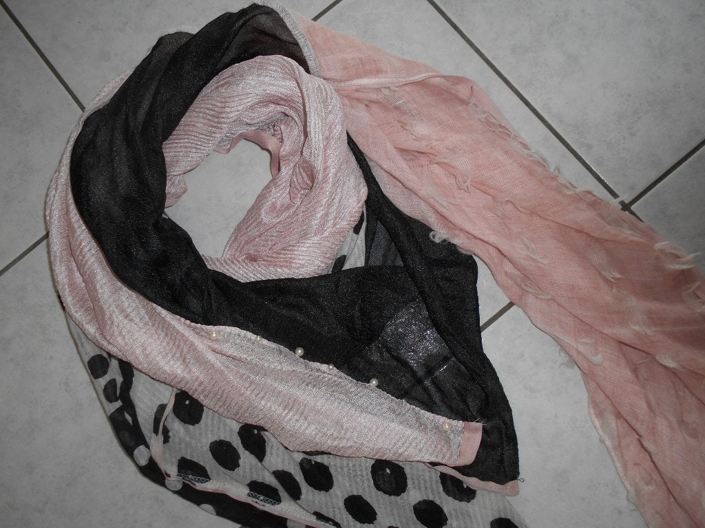 SHANNA ....;neuf ....grand foulard, Vêtements | Femmes, SHANNA, Enlèvement, Neuf, Écharpe