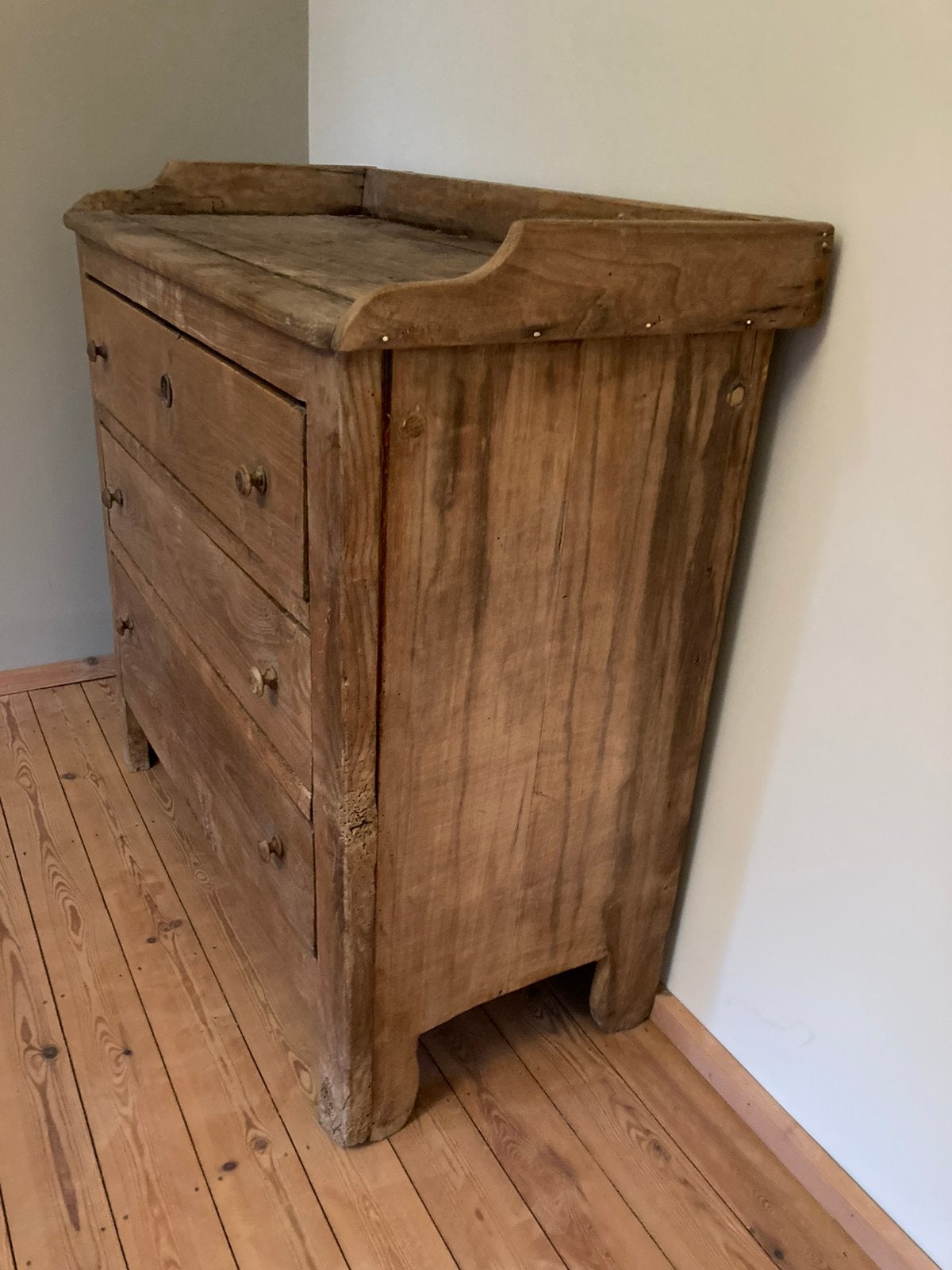 Commode, Enlèvement