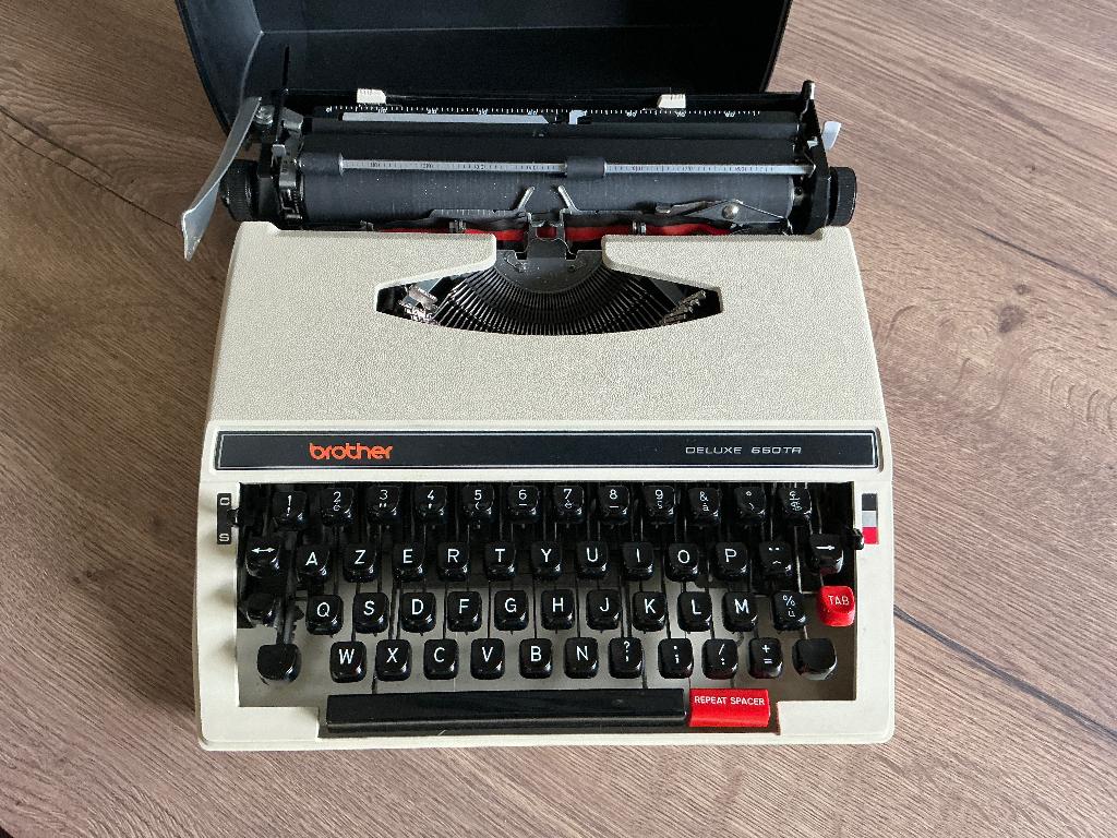 Typemachine Brother deluxe 660 tr, Diversen, Typemachines, Ophalen, Gebruikt