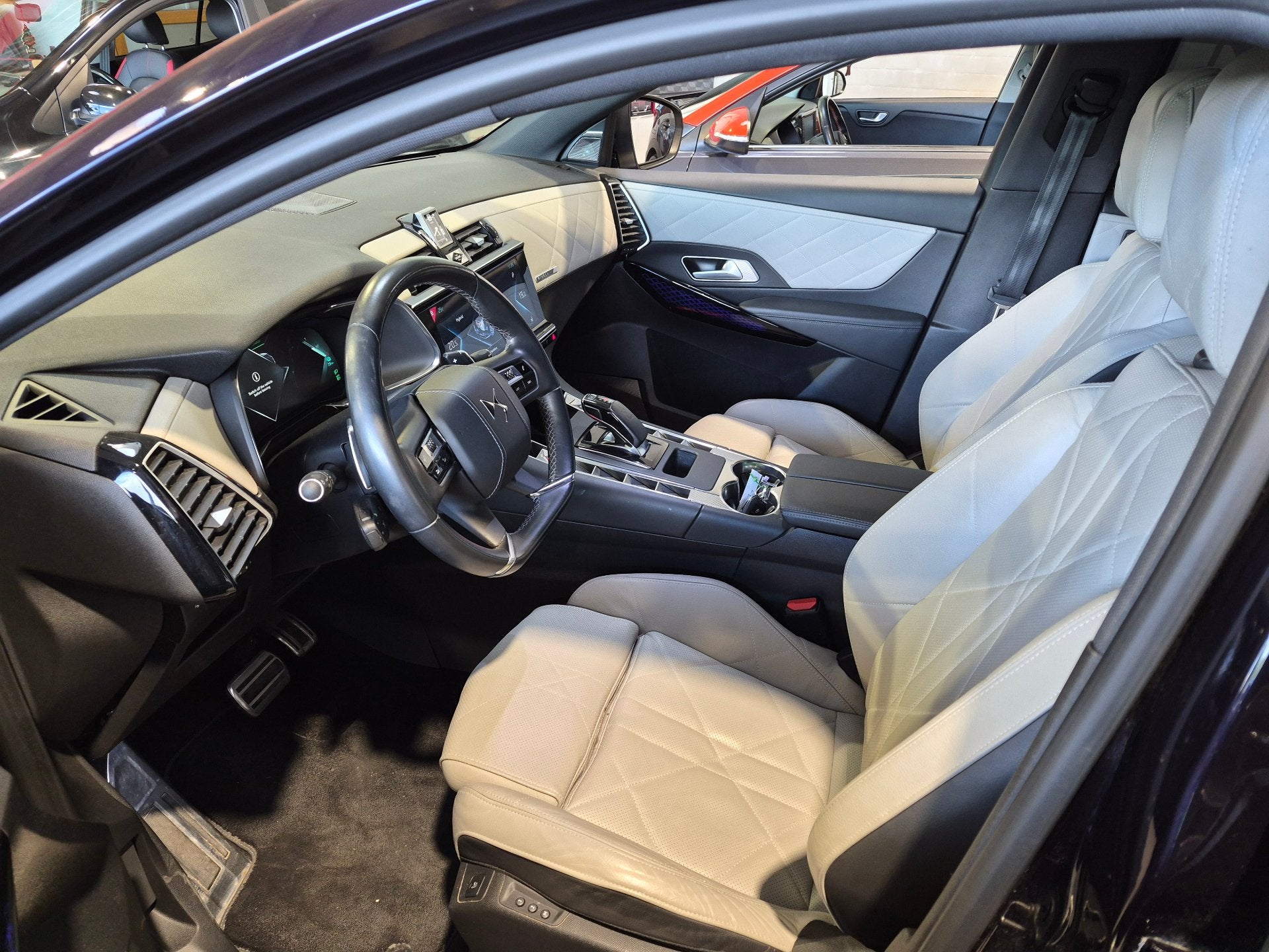 DS DS 7 e-TENSE GRAND CHIC RIVOLI AUTO 4X4 - LEZ VALID 2035, Auto's, Automaat, Gebruikt, Euro 6, Overige kleuren