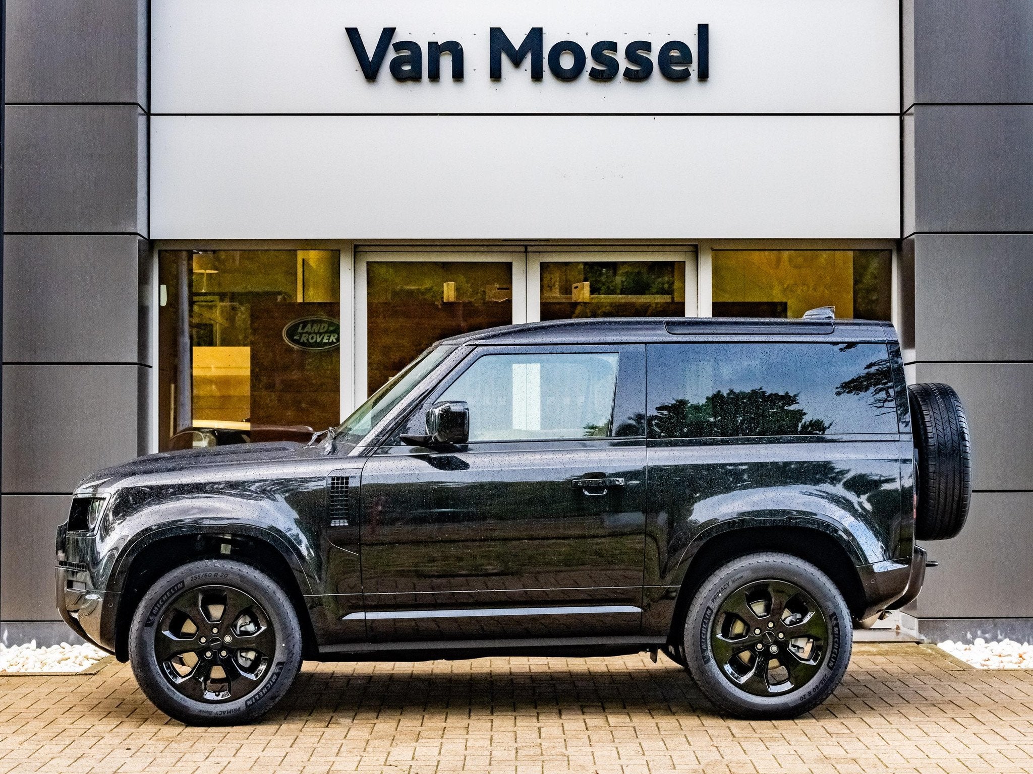 Land Rover Defender 90 D200 X-Dynamic SE MY26 (automatique), Achat, Entreprise, 200 ch, https://public.car-pass.be/vhr/bb129556-a356-4be2-860f-5ba2f05df012