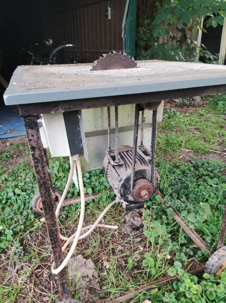 Tafelzaagmachine, Doe-het-zelf en Bouw, Gereedschap | Zaagmachines, Ophalen, Cirkelzaag, 600 tot 1200 watt, 30 tot 70 mm