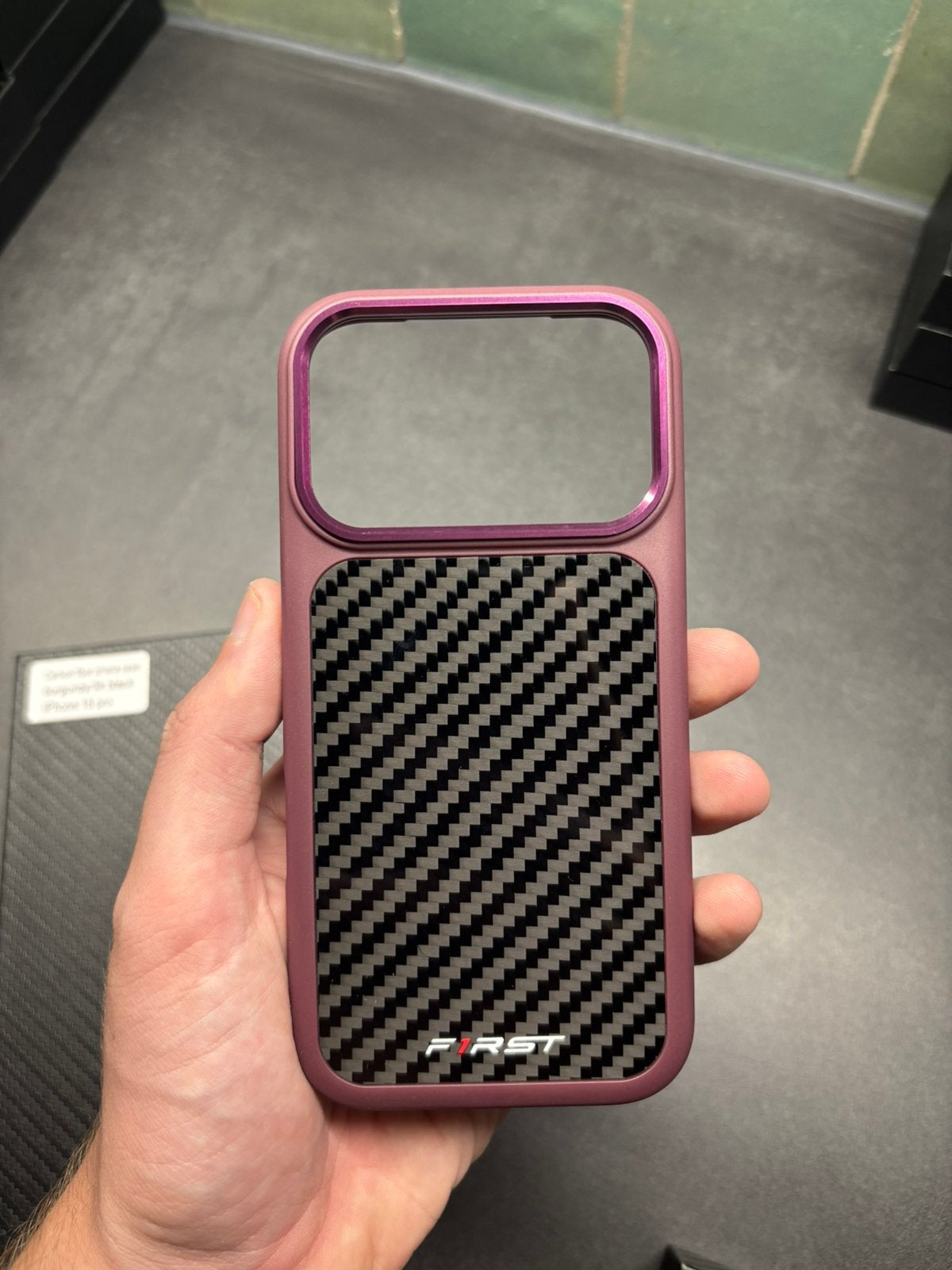 iPhone 18 Pro / Pro max hoesje Burgundy / woven carbon, IPhone 16 Pro, Rondom bescherming, Frontje of Cover, Nieuw