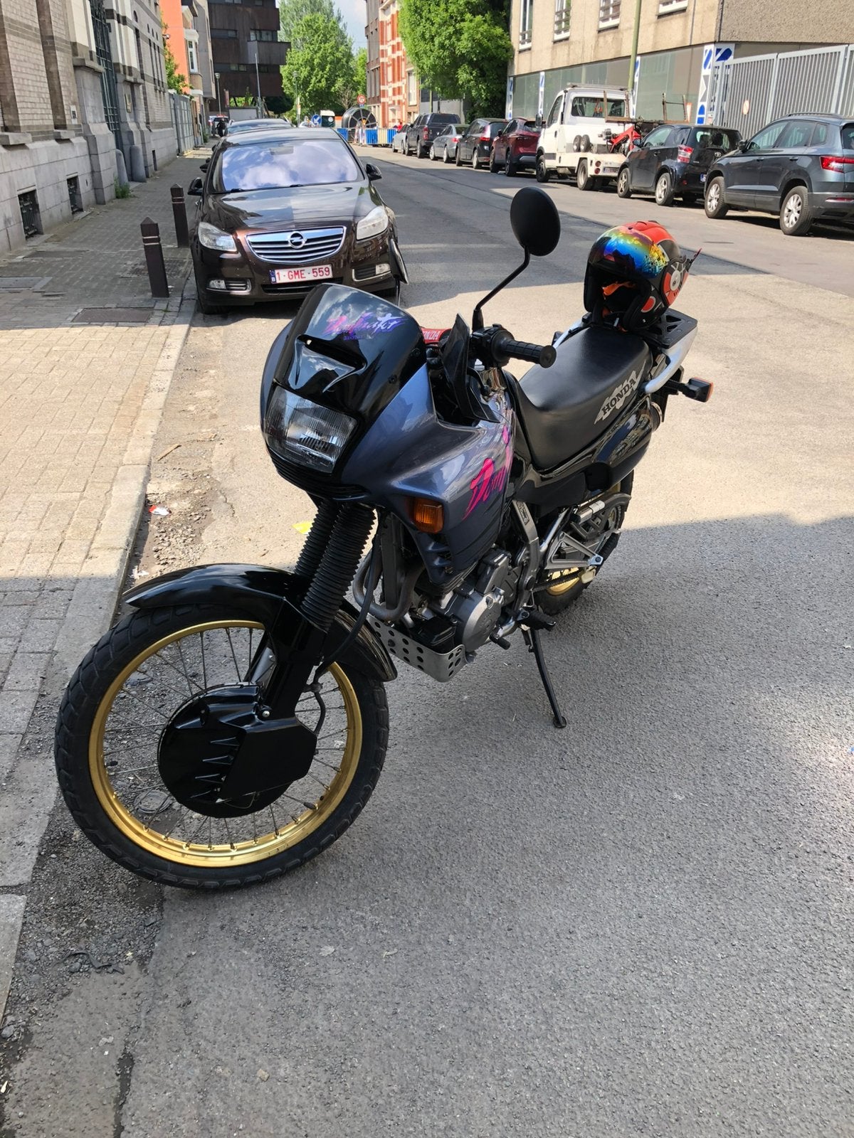Honda dominator 650, Particulier