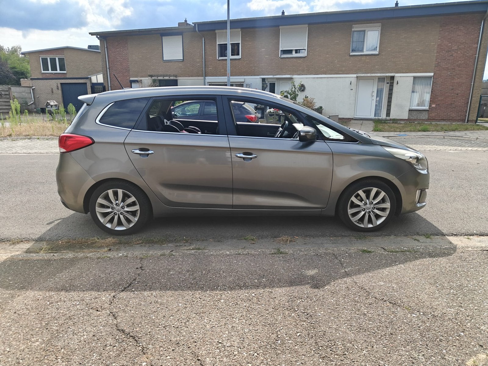 Kia carens 7 zirplaats Automaat 136PK ! TOP staat, Auto's, Overige Auto's, Automaat, Euro 5, 7 zetels, Bedrijf
