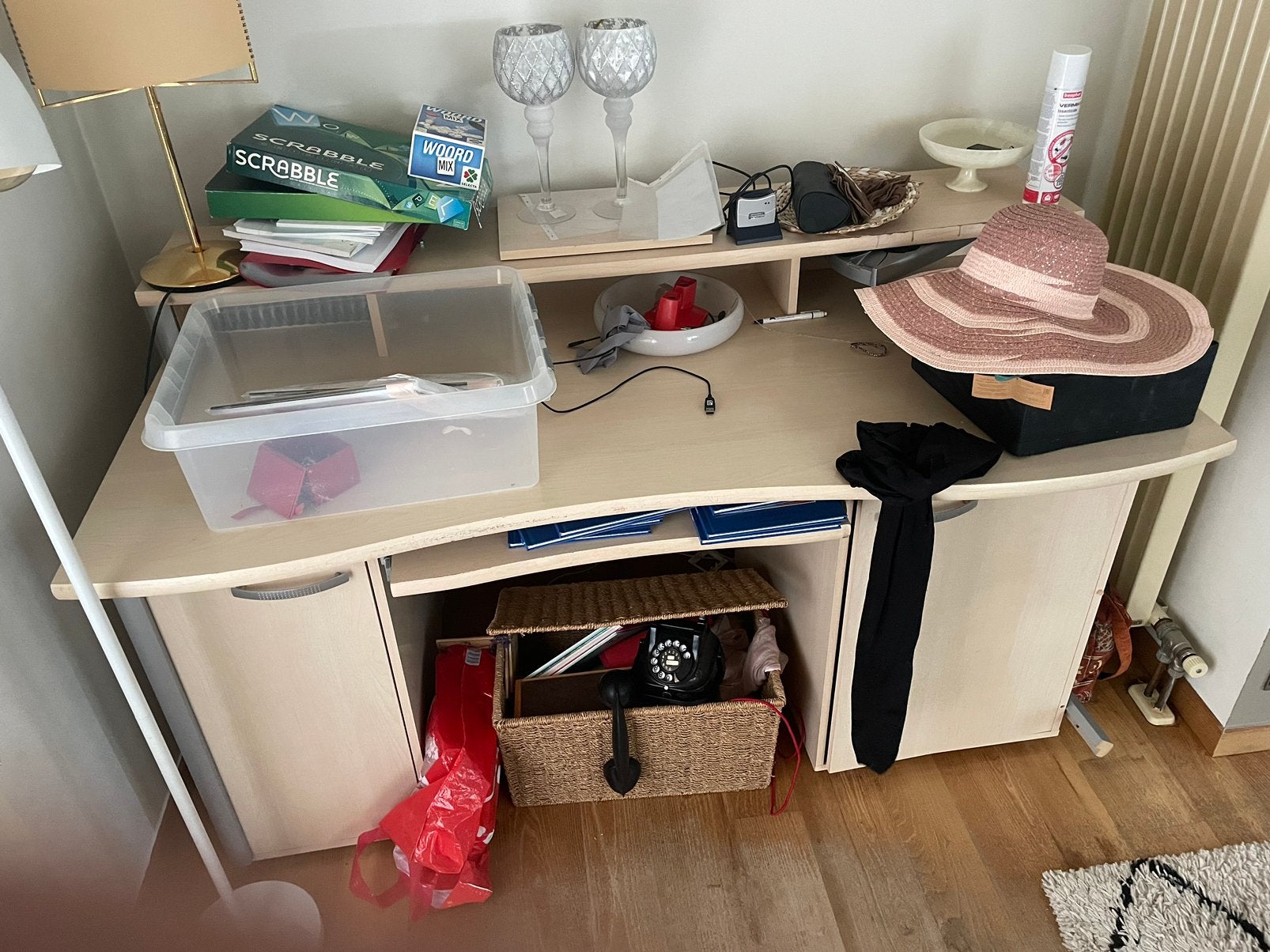 computerbureau Gratis, Huis en Inrichting, Ophalen, Zo goed als nieuw, Computerbureau