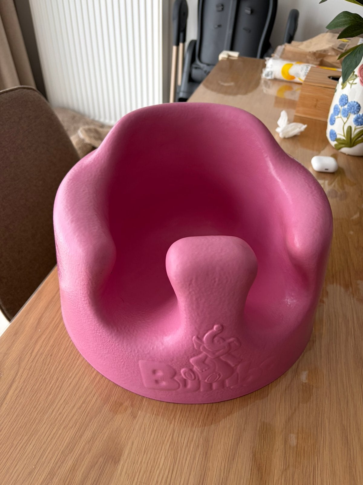 Bumbo seat met tafeltje, Ophalen, Zo goed als nieuw