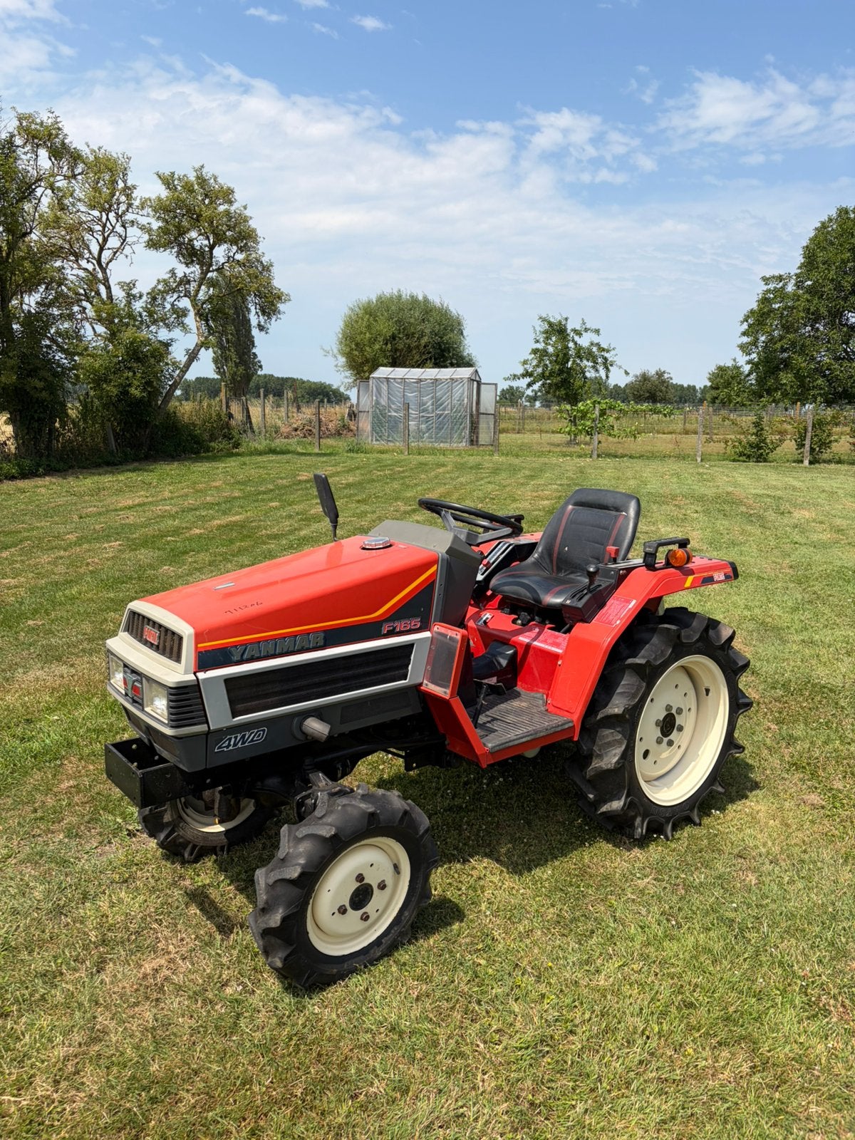 Minitractor Yanmar F165 - 3cilinder - 4x4 - TOPSTAAT !!, Articles professionnels, Enlèvement ou Envoi