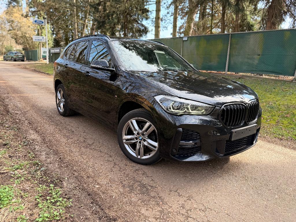 BMW X1 16D AUTOMAAT / M-SPORT / CAMERA, Auto's, USB, Zwart, Leder, Bedrijf