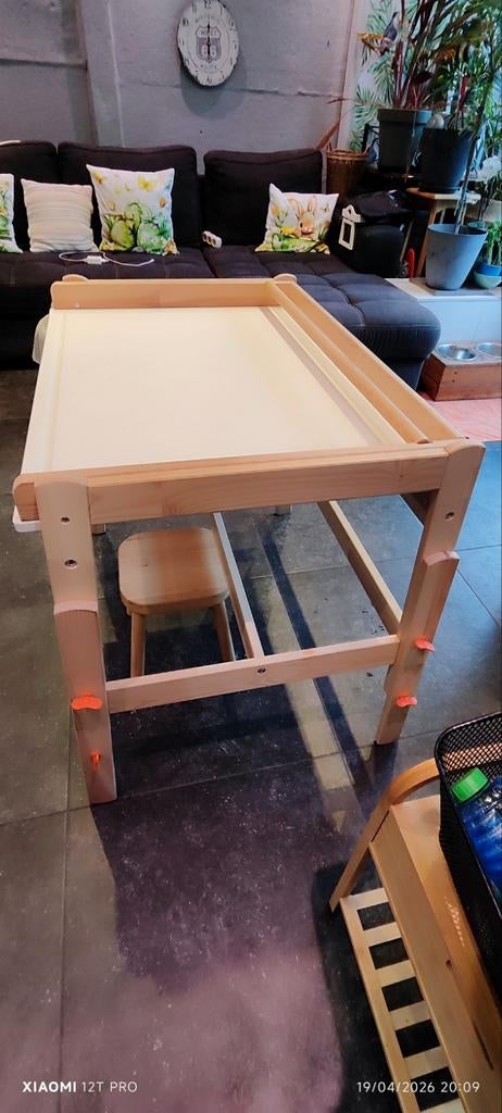 Table en bois qui s'agrandit vers le haut Ikea