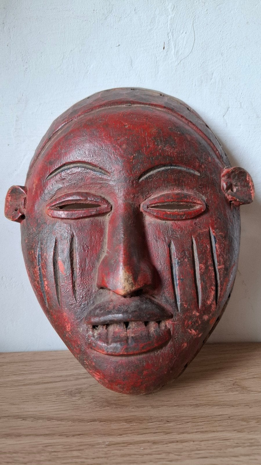 Nigeria. Houten masker, Verzenden