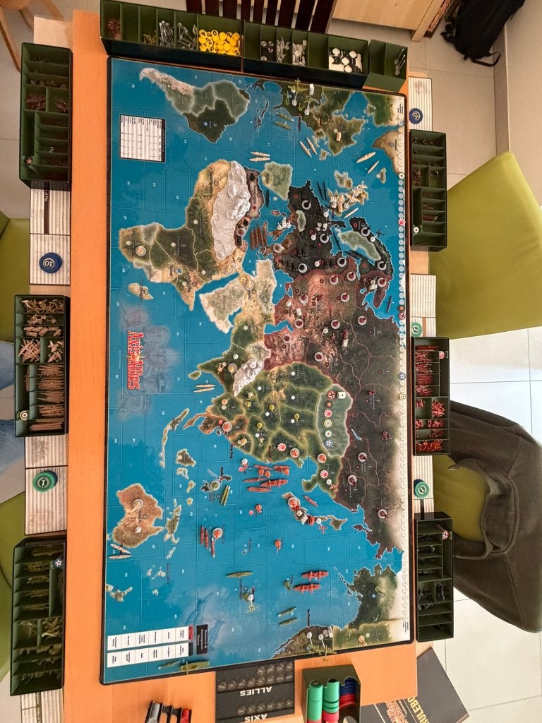 Axis & Allies: Anniversary Edition Deluxe Map, Hobby en Vrije tijd, Ophalen of Verzenden, Nieuw, Renegade Game Studios