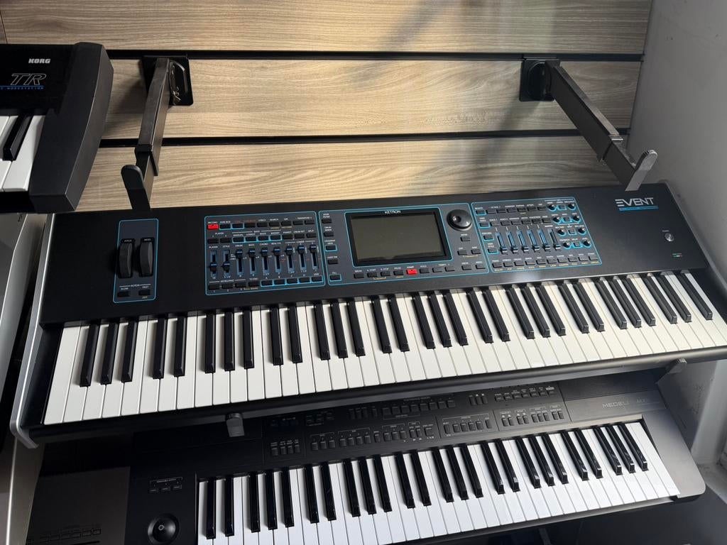 Ketron Event 76 entertainer Met Garantie, Musique & Instruments, Enlèvement, Comme neuf, 76 touches, Sensitif