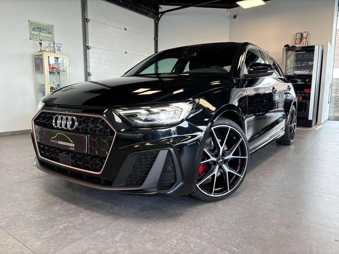 Audi A1 Sportback A1 40 TFSI S line S tronic (bj 2023), Automaat, Zwart, 4 cilinders, 1984 cc