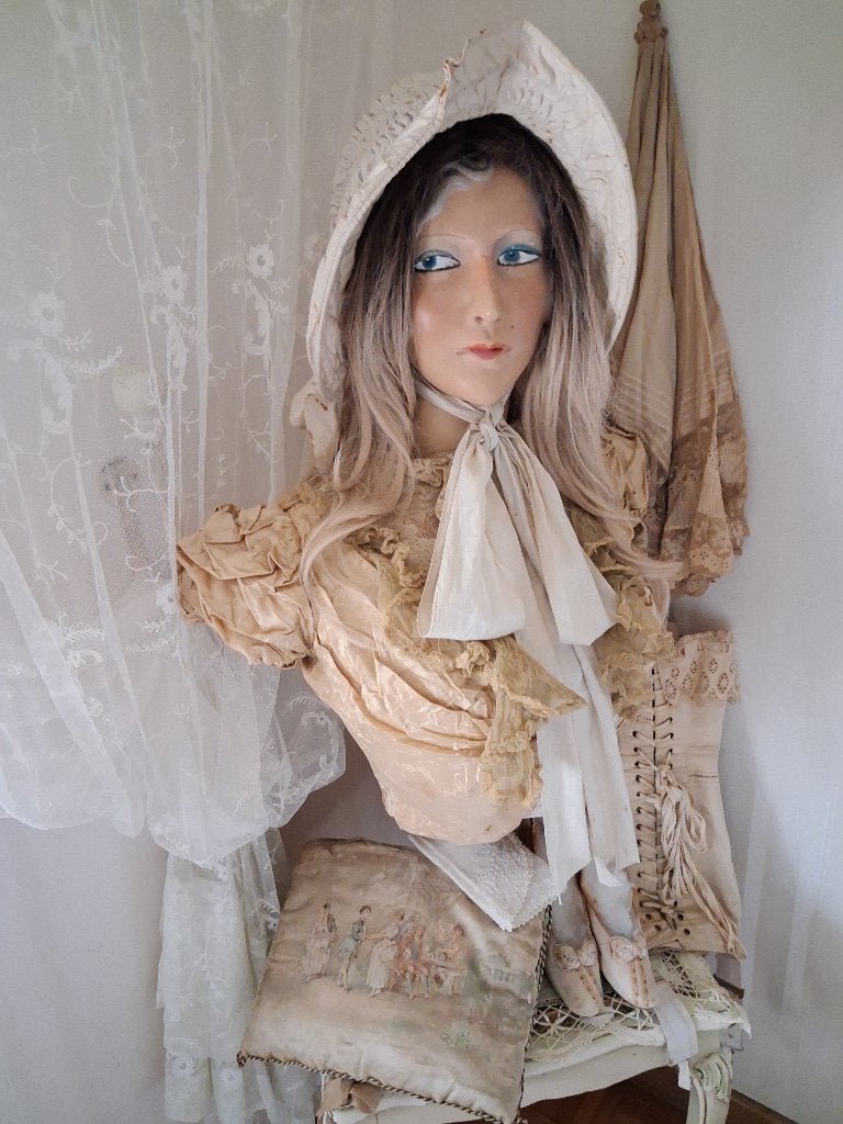 Antiek Mannequin Buste van Gips of Plaaster , GERESERVEERD, Enlèvement